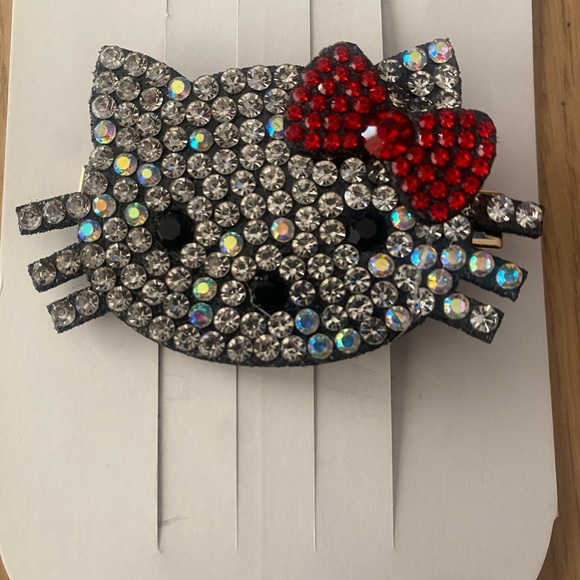 🆕 Red Bow Rhinestone Hello Kitty Hair Clip🆕 - Picture 1 of 4